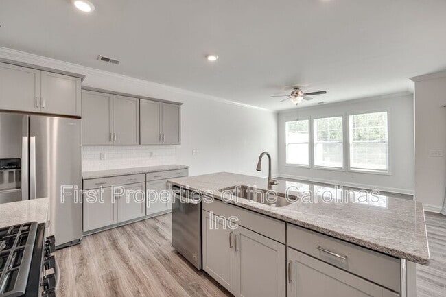 Building Photo - 642 Altamonte Dr