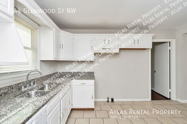 Building Photo - 1344 Glenwood St NW