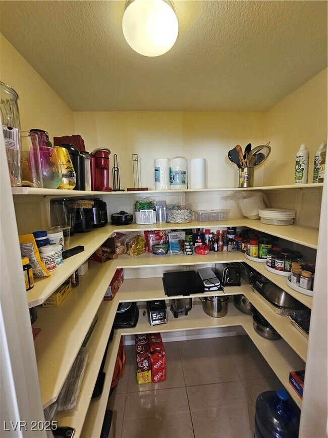 Building Photo - 3732 Shimmering Creek Ave