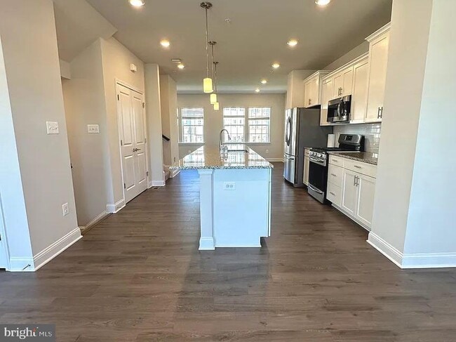 Building Photo - 7585 Marston Way