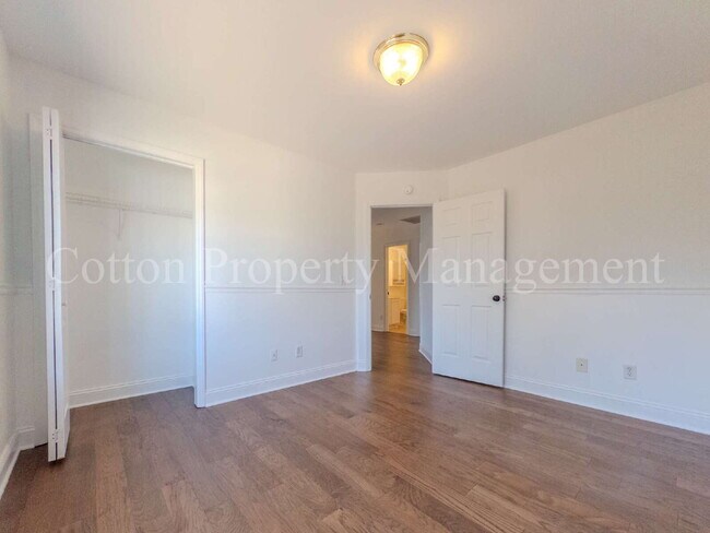 Building Photo - 4BR/2.5BA Pet Friendly home – BONUS Electricity Included! – Close to Beach & Shopping – $2,600/month