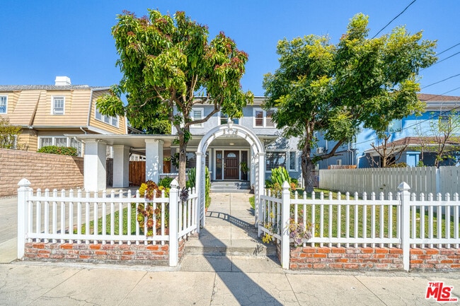 Building Photo - 1728 N Van Ness Ave
