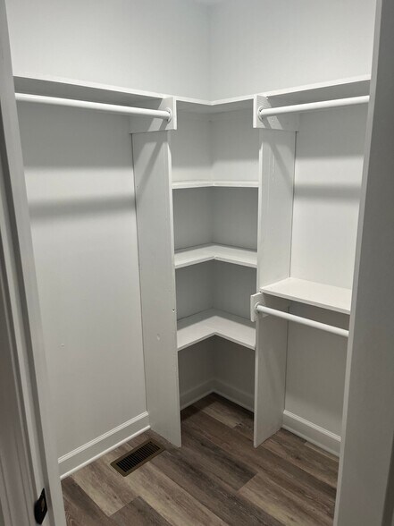 Building Photo - 120 Sunset Ave