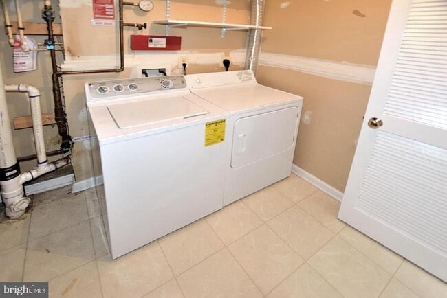 Building Photo - 20428 Cool Fern Square