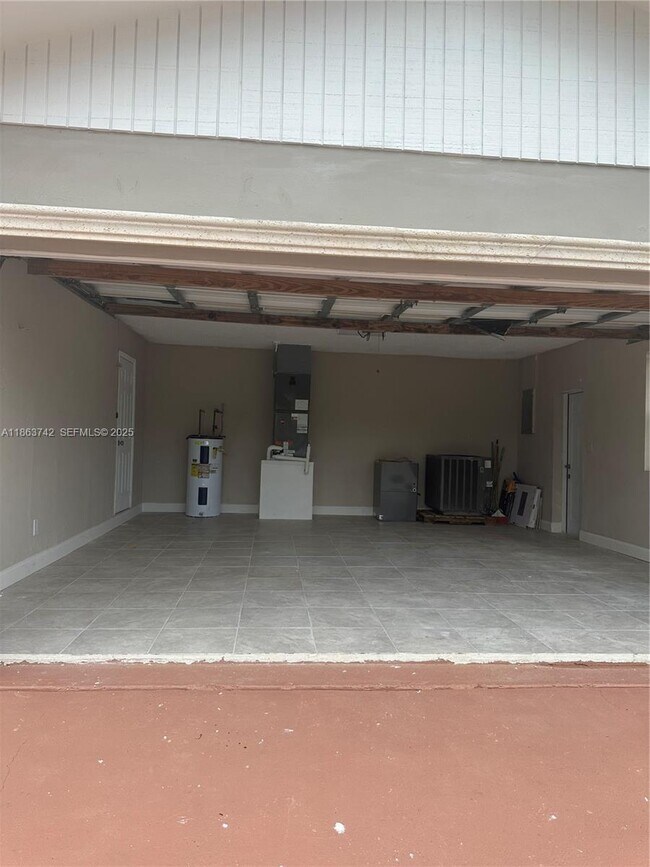 Building Photo - 10805 SW 165th Terrace