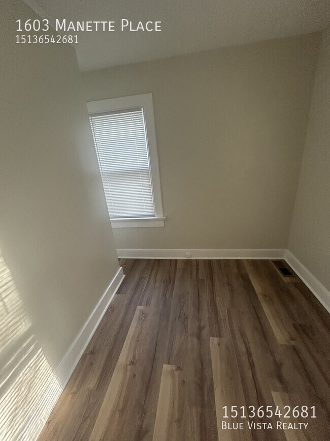 Building Photo - 1603 Manette Pl