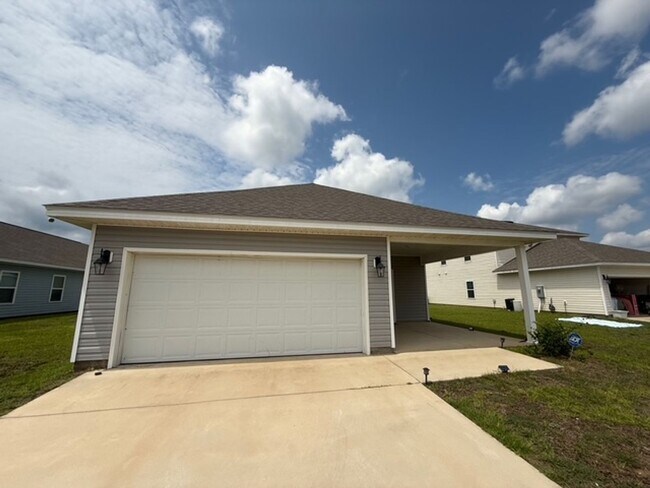 Building Photo - Beautiful 3/2 Single Family house with 2 car garage
