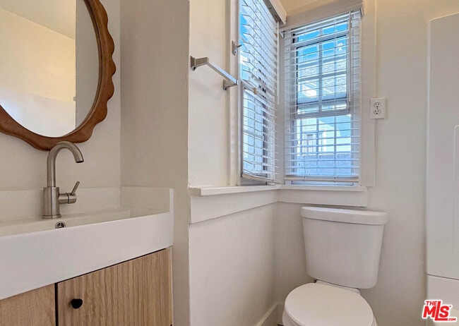 Building Photo - 173 Mariposa Ave