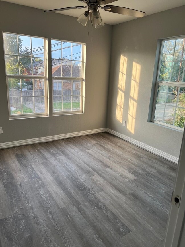 Building Photo - 4011 Delano St