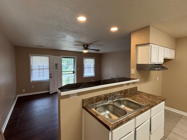 Building Photo - 1968 Gayle Ave