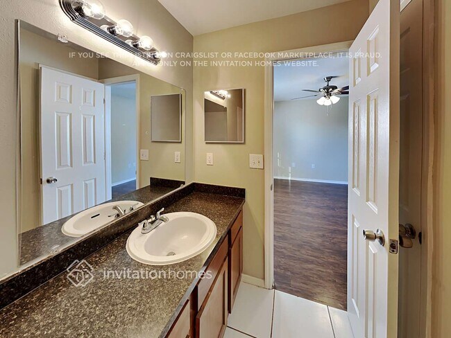 Building Photo - 716 Waterbridge Dr