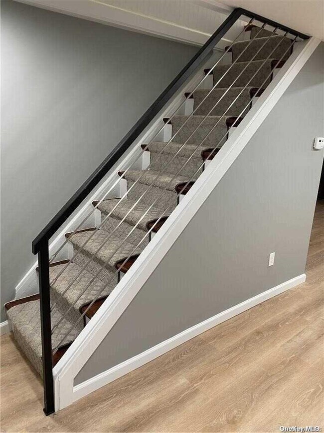 Building Photo - 39 W 7th St