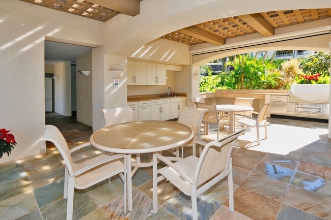 Building Photo - Furnished, 2 Bed/3 Bath Wailea Palms Residence Gated with Ocean Views