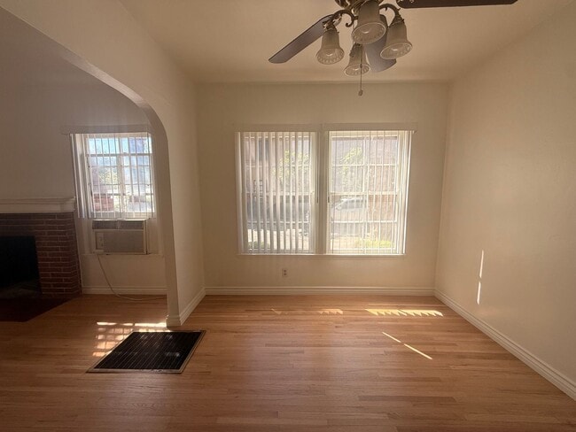 Building Photo - 2-Story 2BR 1.75 BA Duplex