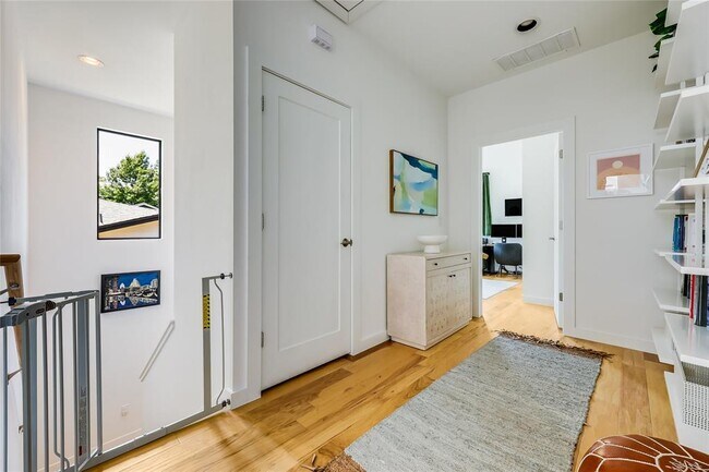 Building Photo - 2709 E 14th St