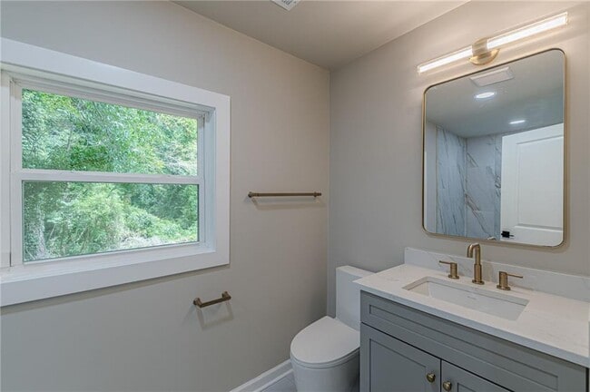 Building Photo - 1624 Dodson Dr SW