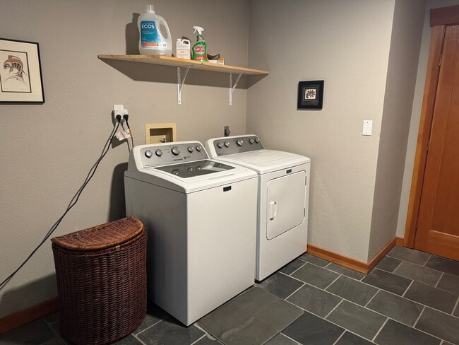 Building Photo - 28635 Vashon Hwy SW