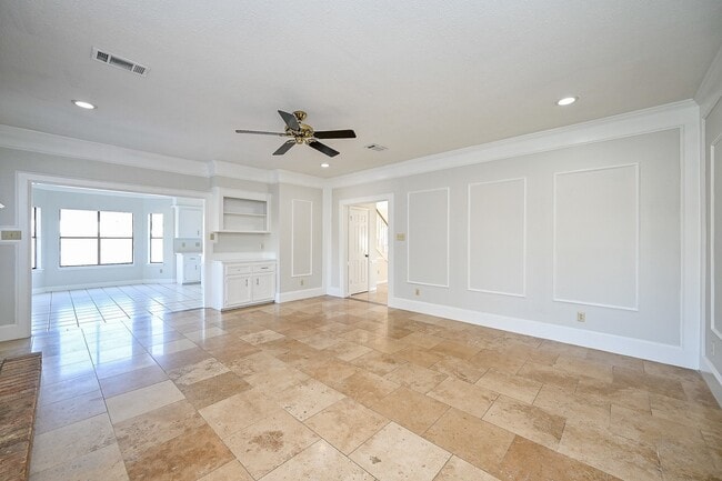 Building Photo - 12011 Autumn Creek Dr