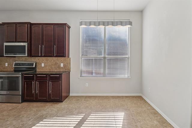 Building Photo - 588 Louder Way