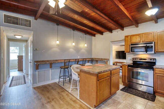 Building Photo - 114 Lynnhurst Dr