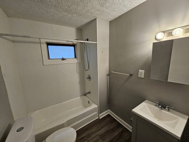 Building Photo - 12717 Parkhill Ave