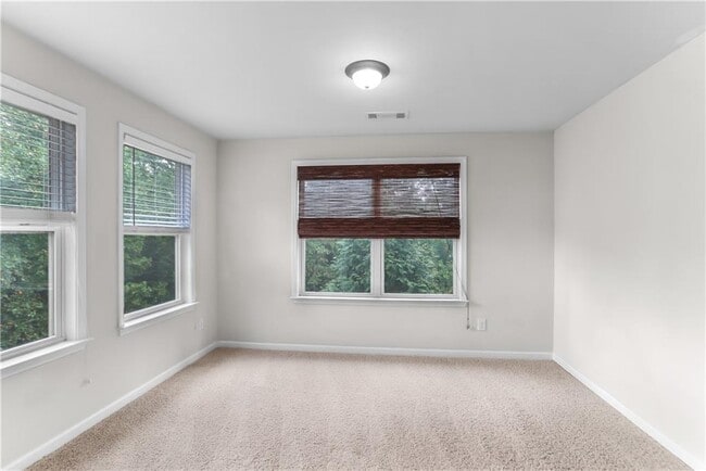 Building Photo - 4239 Laurel Creek Ct SE