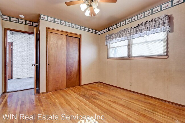 Building Photo - 3 br, 1.5 bath House - 1905 Curtis Ave