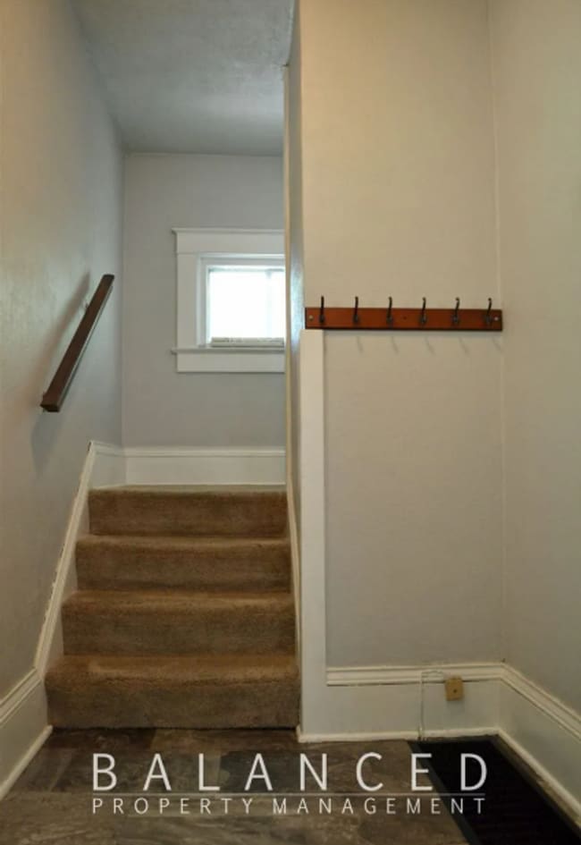 Building Photo - 2910 SW 17th St