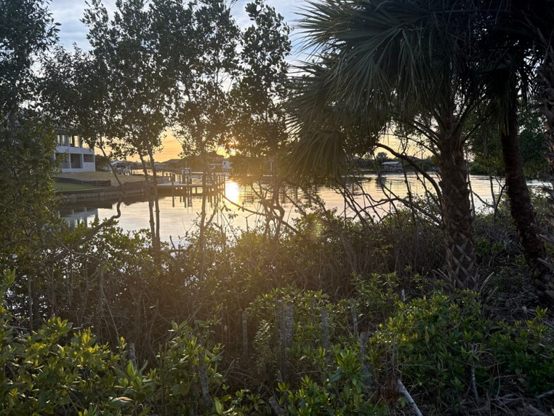 Building Photo - 7796 Lakes Edge Ln