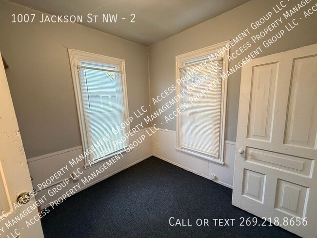 Building Photo - 1007 Jackson St NW