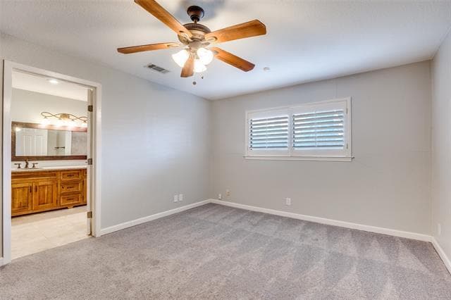 Building Photo - 6220 Glennox Ln