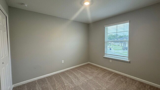 Building Photo - Orchard Park 3/2.5 Townhome Available Now || Convenient Location with Community Amenities