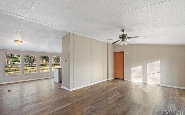 Building Photo - 9853 Springfield Rd