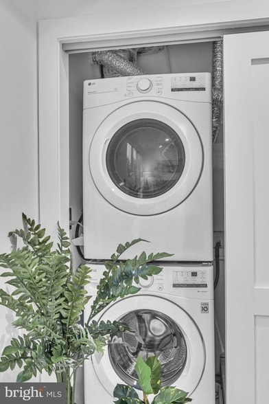 Building Photo - 1103 Fern St NW