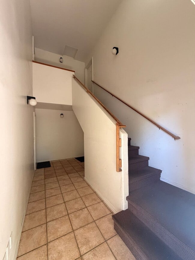 Building Photo - 1683 Ono Ave