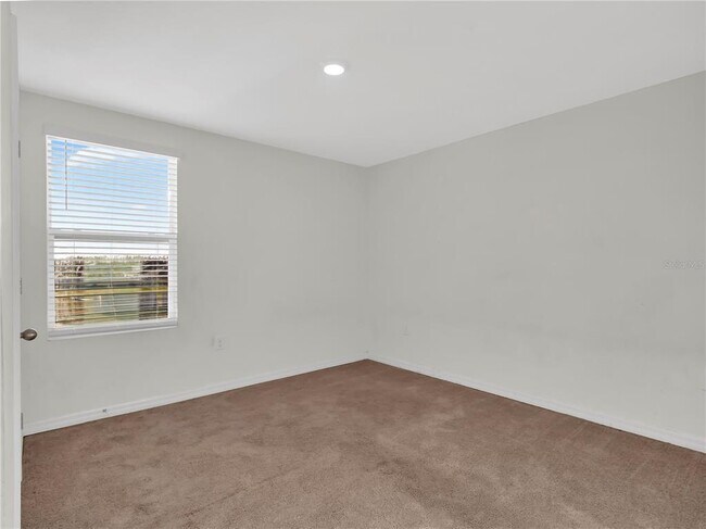 Building Photo - 16645 Mosaic Oar Dr