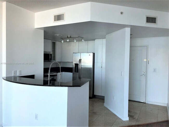 Building Photo - 7900 Harbor Island Dr