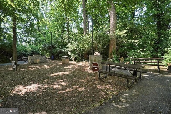 Building Photo - 5225 Pooks Hill Rd