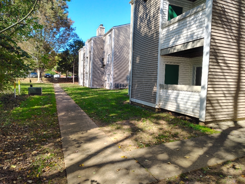 Building Photo - 600 Reusens Rd