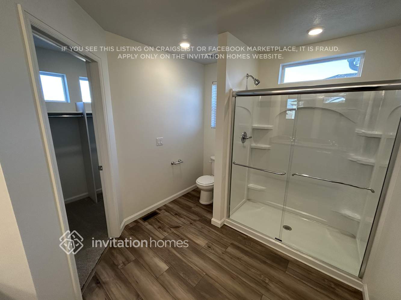 Building Photo - 322 N Broadway Dr