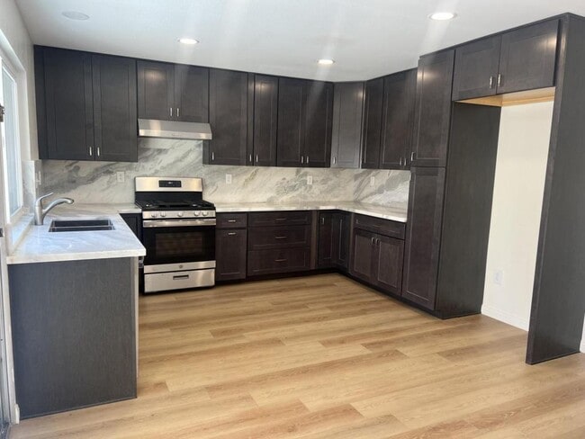 Building Photo - 10850 Eberly Ct