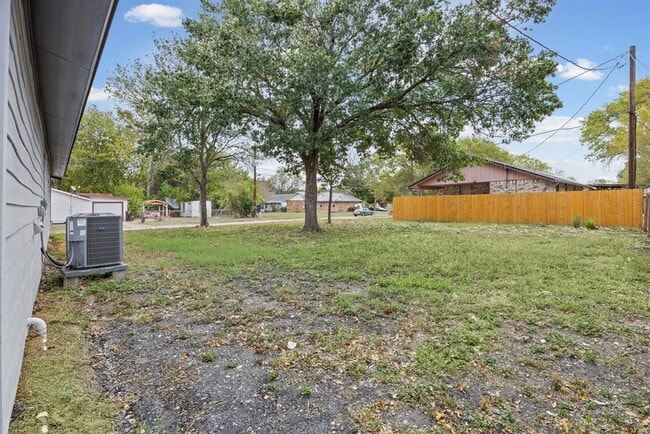 Building Photo - 1100 Monte Vista Dr