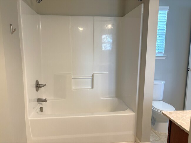 Building Photo - 781 Bridgewater Dr