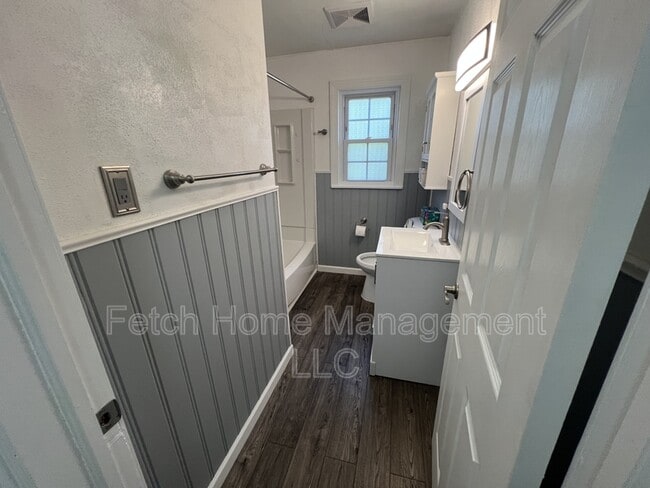 Building Photo - 143 Cedar St