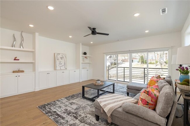 Building Photo - 205 W Lafayette St