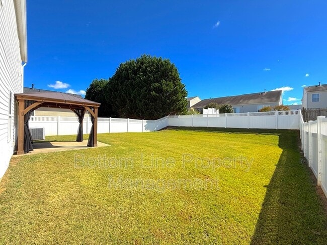 Building Photo - 8125 Rosberg Ln