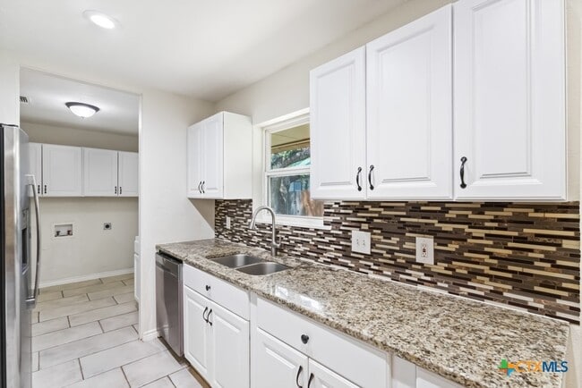 Building Photo - 115 Da Gama Dr