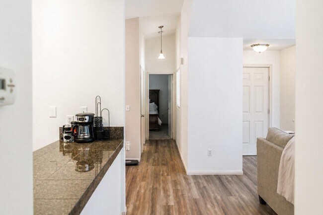 Building Photo - 77795 Sunnybrook Dr