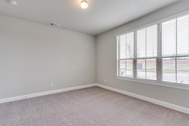 Building Photo - 4238 Shavano Dr
