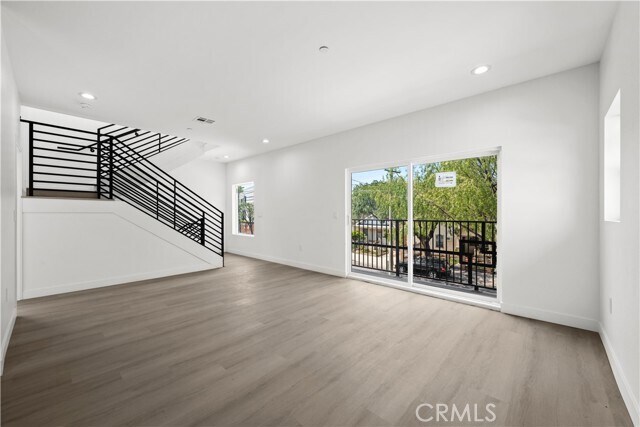 Building Photo - 644 N Boyle Ave